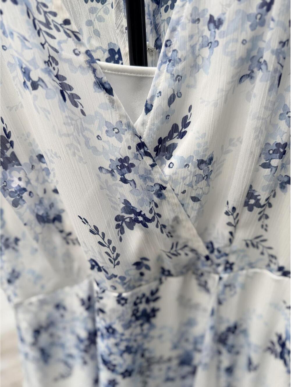 Calvin Klein White and Blue Floral Sleeveless V-Neck Hi-Low Dress Size 4 - Picture 6 of 7